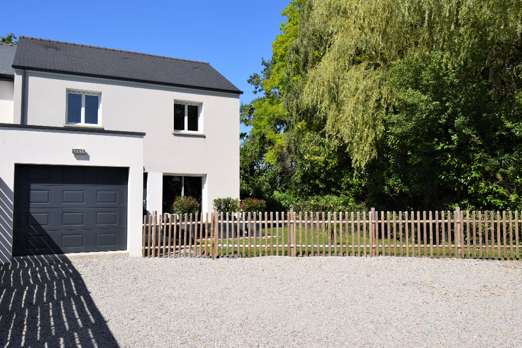 Maison 2017 de 4 ch dont une au rdc + 1 bureau sur 450 m² de terrain Maison 2017 de 4 ch dont une au rdc + 1 bureau sur 450 m² de terrain