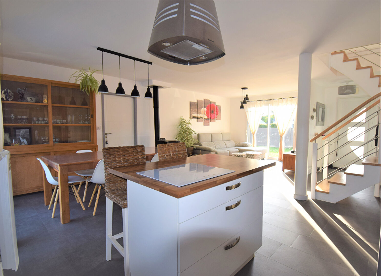 Contemporaine 4 chambres dont 2 au RDC + garage de 43 m² dans le bourg de Grandchamp-des-Fontaines Contemporaine 4 chambres dont 2 au RDC + garage de 43 m² dans le bourg de Grandchamp-des-Fontaines